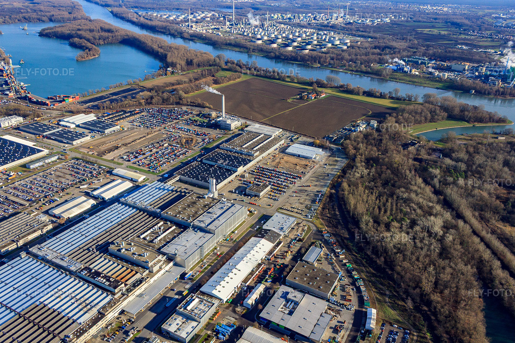 Luftbild: Industriepark Wörth GmbH mit Automobilwerk Mercedes-Benz Werk Wörth der Daimler AG im Ortsteil Maximiliansau in Wörth im Bundesland Rheinland-Pfalz in Deutschland. Foto: IMG_23043.jpg vom 02.12.2009 durch Werner Riehm/FLY-FOTO.deIndustriepark Wörth - Für die Zukunft bereit!
