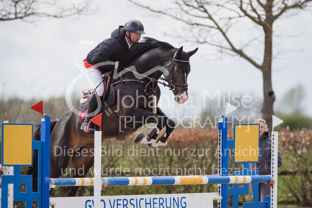 230425_Lemwerder_03SprPf-L-311 | Deine schönsten Turniermomente als professionelle Fotos! Entdecke hochwertige Pferdesport-Fotografie im Online-Shop. Jetzt Fotos finden & bestellen!