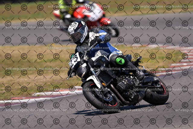 26bt04-1471 | markuskiefer.com - Realisiert mit Pictrs.com