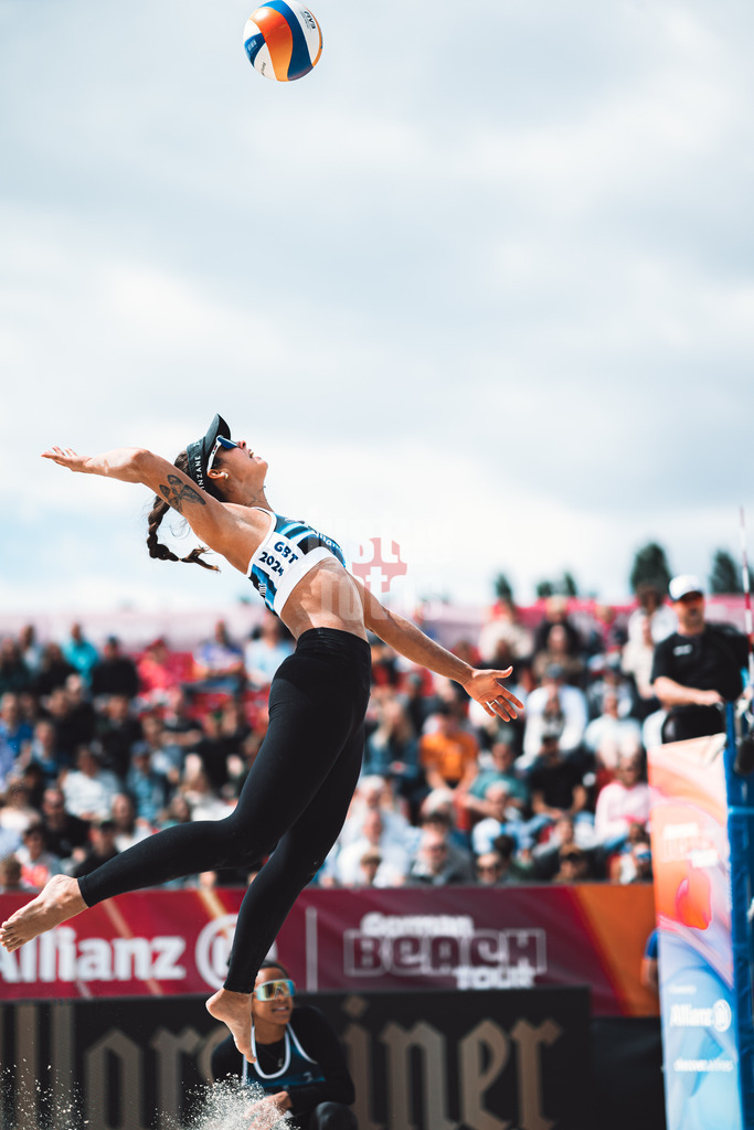 Beachvolleyball | Frauen | German Beach Tour 2024 | Tourstop Bremen | 09.06.2024 | Andressa Cavalcanti Ramalho beim Angriff
