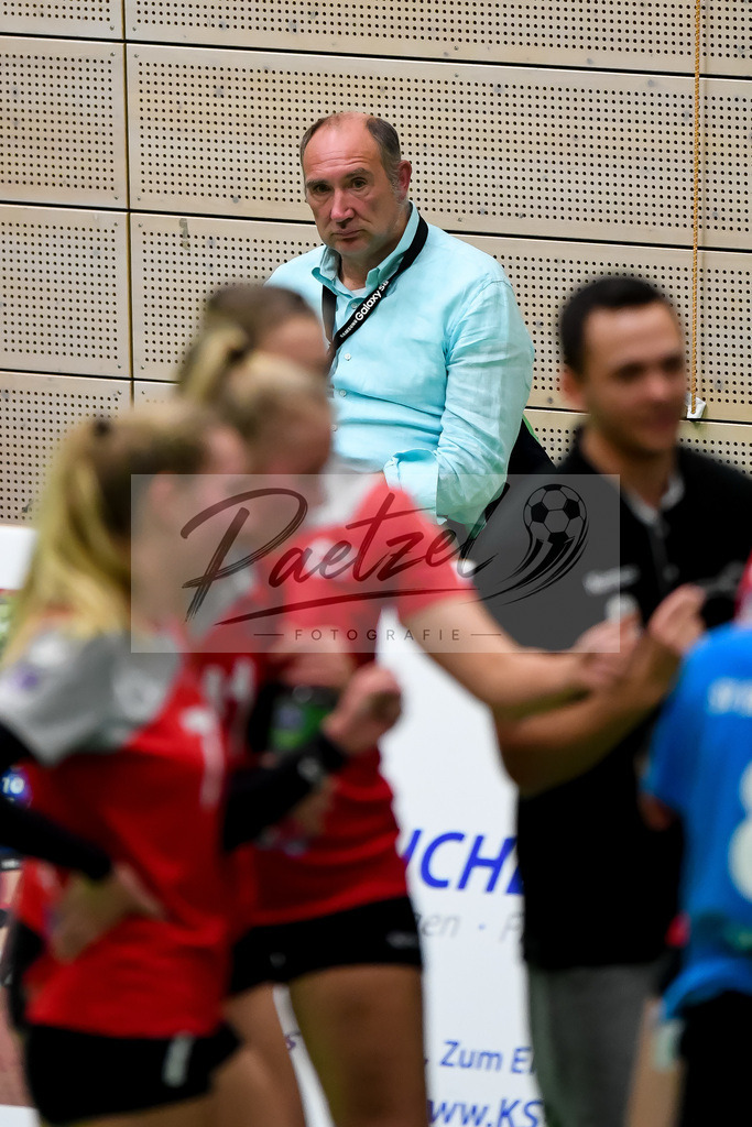 VCOBWA20211106_123 | Volleyball, Frauen:   bei dem Spiel der 3. Liga West zwischen VC Osnabrueck und SV BW Aasee in der Schlosswallhalle am 06.11.2021 in Osnabrueck, Deutschland. - Realisiert mit Pictrs.com