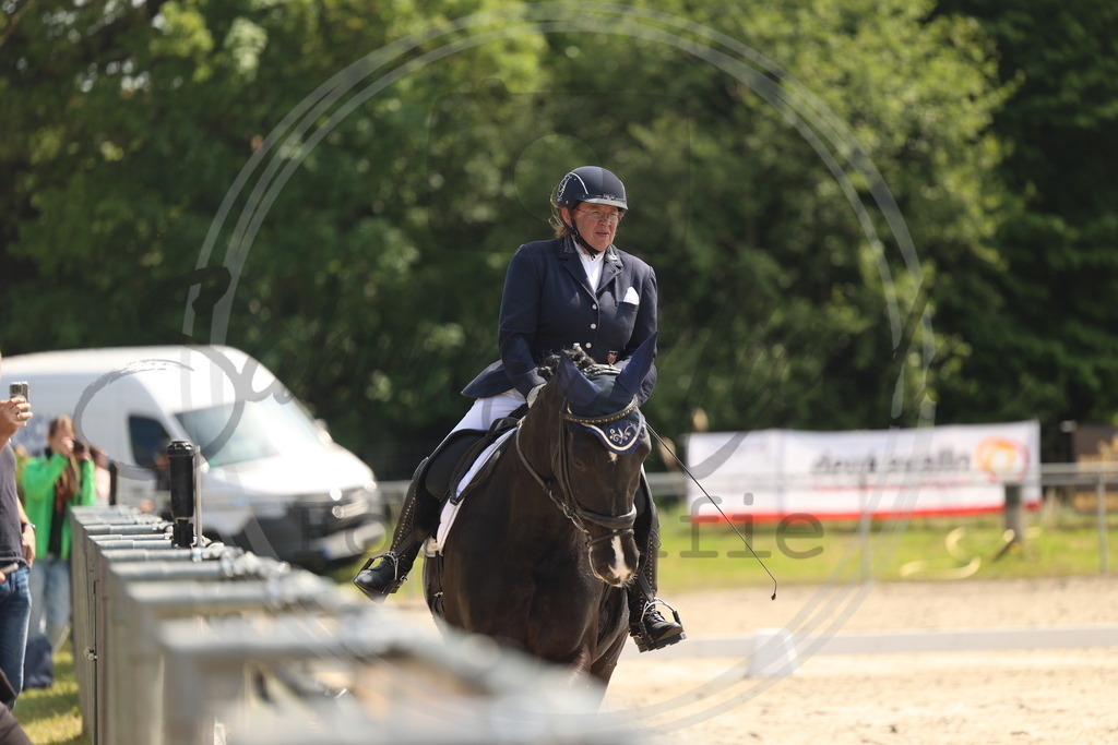 994A6667 | sabrinanicolaifotografie - Realisiert mit Pictrs.com