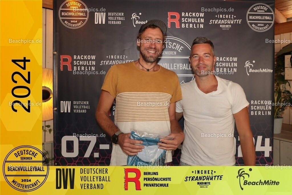 20240907_083352_905 | Sie befinden sich nun in der Bildergalerie von Beachpics.de. Sie können einzelne Bilder als Abzug, digital oder als spezielle Produkte erwerben.
Die Auswahl sehen sie, wenn sie unter dem gewünschten Bild auf Bestellen klicken!
Haben sie spezielle Wünsche,