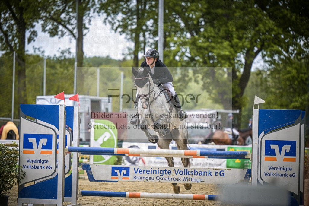 DOS_6460 | Entdecke hochwertige Reitturnierfotos von Foto Oger. Professionell, emotional und authentisch – jetzt Lieblingsmomente im Shop bestellen.Deutschlandweite Turnierfotografie. - Realisiert mit Pictrs.com