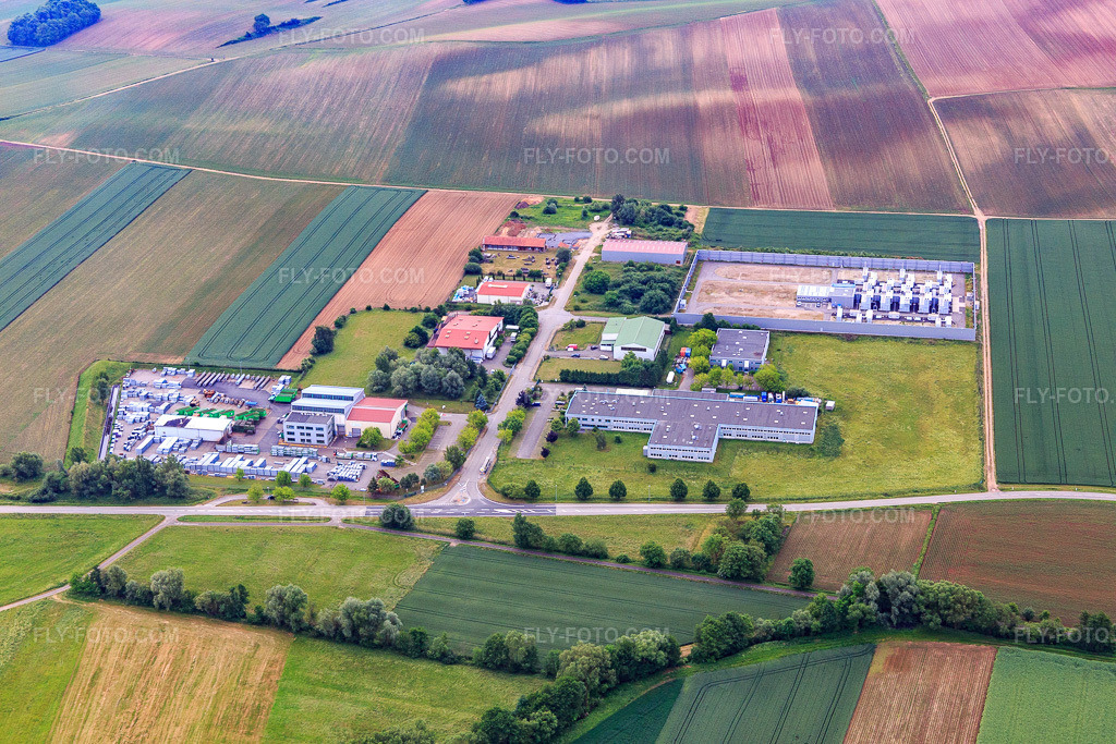 Aerial view: ZA Kiesweg industrial park with IONOS data center, GARAGE MODERY and PROFIL ALSACE in Niederlauterbach in the state Bas-Rhin, France. – Photo: IMG_100749.jpg taken on 06/05/2017 by Werner Riehm/FLY-FOTO.com – Resolution of the original: 5472 x 3648 px – GARAGE MODERY – Profil Alsace S.A.S