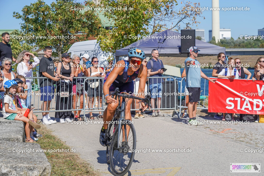 DSC01206 | Vienna Triathlon 2024                                        P3 Event                                                             #yourpictrs #sportshot_your_pictrs                 @Sportshotphotography                                     Photo Credit: www.sportshot.de