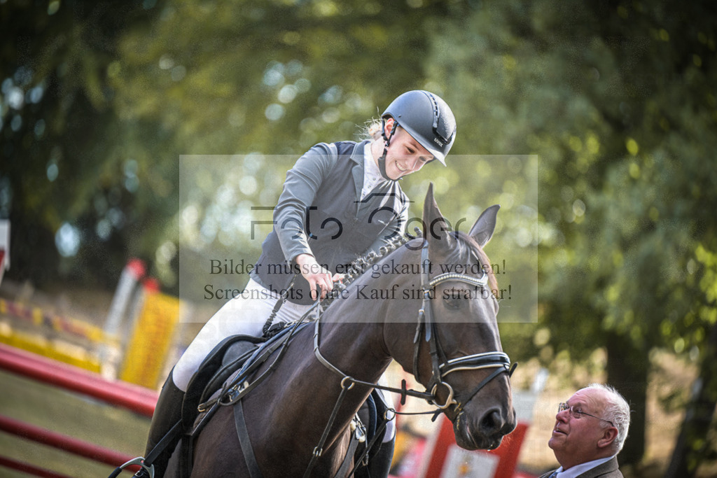 DOS_0050 | Entdecke hochwertige Reitturnierfotos von Foto Oger. Professionell, emotional und authentisch – jetzt Lieblingsmomente im Shop bestellen.Deutschlandweite Turnierfotografie. - Realisiert mit Pictrs.com