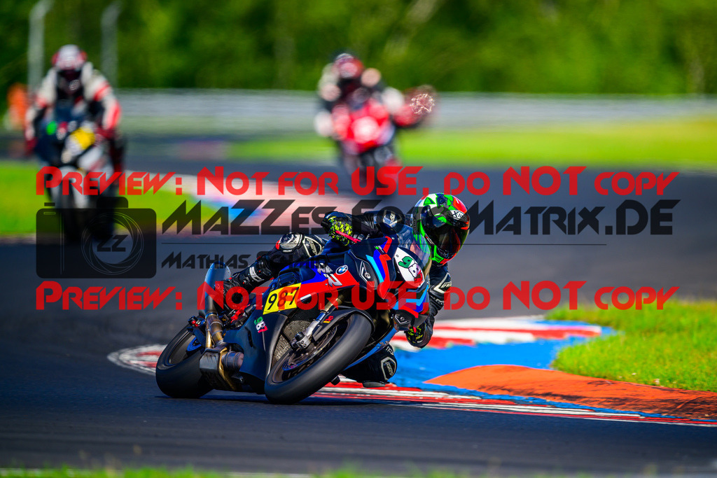 MaZZes_Fotomatrix_20250912_6007705_7101 | ROT