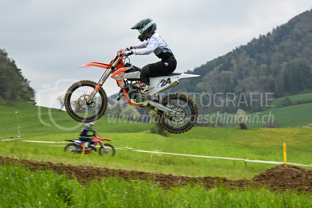Motocross Schlatt bei Winterthur - 30. April 2023 | #24 Sudan Loane aus Broc (CH) auf KTM in der Kategorie Swiss MX Women Cup am Motocross Schlatt bei Winterthur, 30. April 2023. 
Instagram: @mx_schlatt | @mc_wila | @sam_schweiz
Bild: Sportfotografie Markus Aeschimann | www.markus-aeschimann.ch - Realisiert mit Pictrs.com