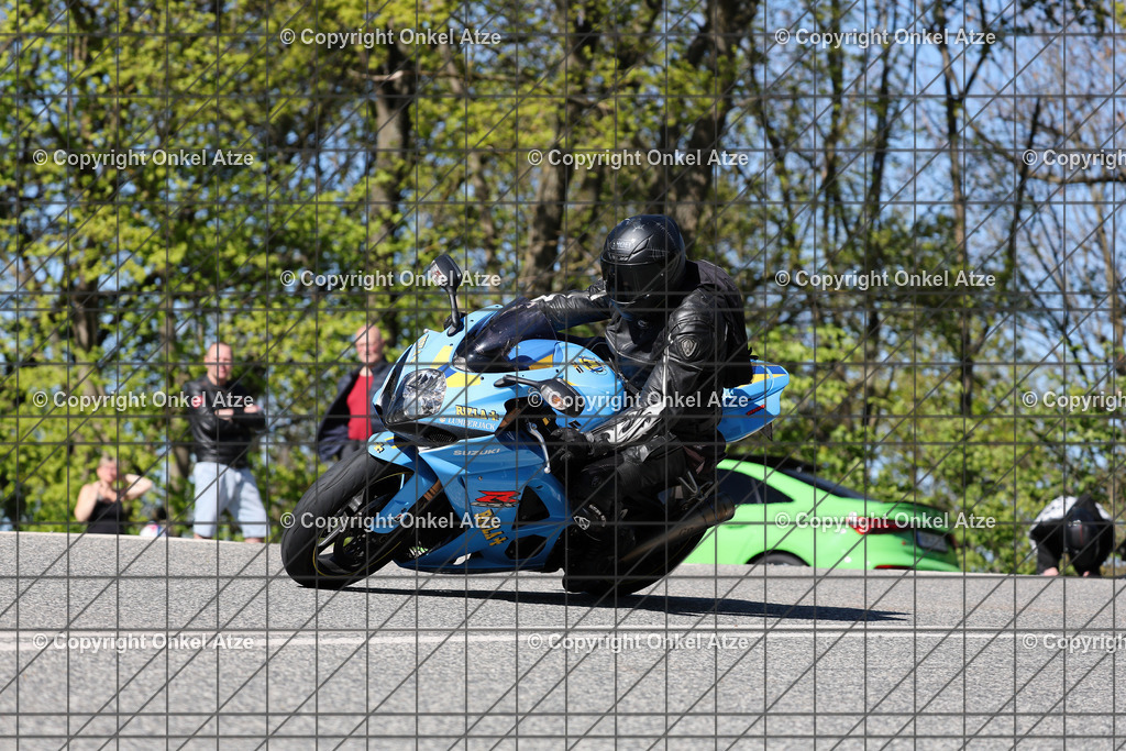 IMG_8440 | Fotograf am Kyffhäuser. Onkel Atze. Kyffhäuser Rennstrecke. Café36. Motorsportfotografie. - Realisiert mit Pictrs.com