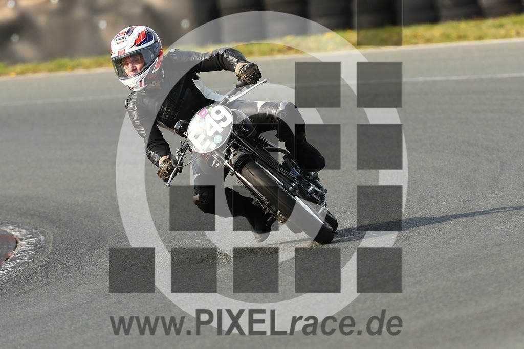 0e49-20260418_00695 | Schöne Erinnerungen an spannende Momente - das festzuhalten ist unser Job. PIXELrace.de ist seit 2003 auf den Rennstrecken Europas unterwegs um die Action draußen beim Fahren und die wunderbare Stimmung imm Fahrerlager für euch einzufangen.