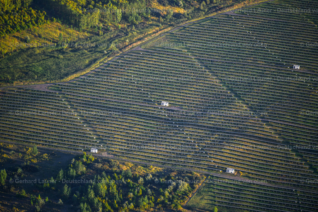 3638575 | AMSDORF 25.08.2016 Strukturen auf landwirtschaftlichen Feldern  in Amsdorf im Bundesland Sachsen-Anhalt, Deutschland // Structures on agricultural fields  in Amsdorf in the state Saxony-Anhalt, Germany Foto: Gerhard Launer