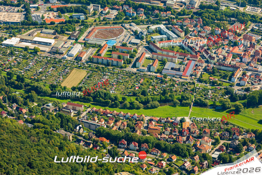 Neue Luftbildaufnahme der Stadt Meiningen - Das Luftbild wurde 2025 vom UL-Flugzeug heraus erstellt ( keine Drohnenaufnahme ) - Hochauflösende Luftaufnahme - für Wandbilder und großformatige Ausdrucke geeignet. Das besondere Geschenk!Hier alle&nbsp;Infos zur Lizenzierung der LuftaufnahmeWir fliegen auch dieses Jahr wieder in Ihre Region um Luftbilder zu erstellen.- Luftbild anfragen
