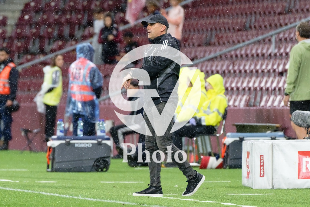UEFA Conference League Play-offs 2nd leg - Servette FC v FC Shakhtar Donetsk | Jocelyn Gourvennec (Coach Servette FC) asks for extra time during the UEFA Conference League Play-offs 2nd leg match between Servette FC and FC Shakhtar Donetsk at Stade de Geneve in Geneva, Switzerland