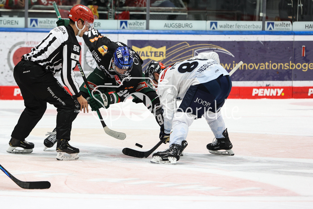 Augsburger Panther - ERC Ingolstadt | Anrei HAKULINEN (AEV #94) beim Bully gegen Daniel PIETTA (ERC #86)