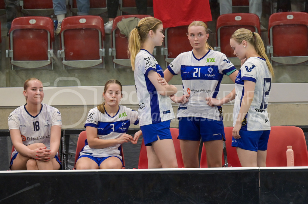 Women's 3v3 WFC 2025 - Championship Final - Finland v Switzerland | Finland wins the silver medal, during Women's 3v3 WFC 2025 - Championship Final, Switzerland: 03.05.2025, Winterthur, AXA ArenaEvent page: <a href="https://www.u19wfc2025.ch/">www.u19wfc2025.ch</a>Credit: Markus Aeschimann, <a href="https://markus-aeschimann.ch">markus-aeschimann.ch</a>Instagram: <a href="https://instagram.com/sportfotografie.aeschimann">@sportfotografie.aeschimann</a> - Realisiert mit Pictrs.com