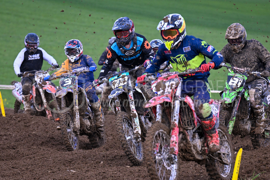 Motocross Schlatt bei Winterthur - 29. April 2023 | #3 Ribeiro Victor aus Zuerich (CH) auf Yamaha Yz 250 F, #602 Lueber Patrik aus Winterthur (CH) auf Husqvarna und #81 Schilling Robin aus Bischofszell (CH) auf Kawasaki in der Kategorie MX2 am Motocross Schlatt bei Winterthur, 29. April 2023.
Instagram: @mx_schlatt | @mc_wila | @sam_schweiz
Bild: Sportfotografie Markus Aeschimann | www.markus-aeschimann.ch - Realisiert mit Pictrs.com