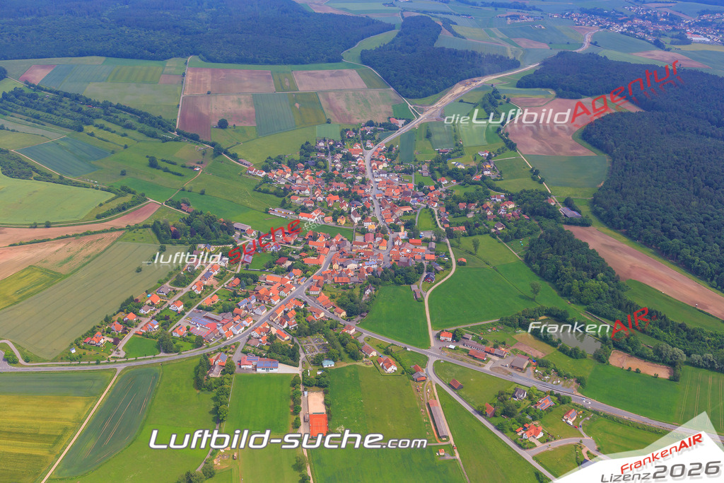 Luftbild von  Ermershausen - Luftaufnahme wurde 2016 von https://frankenair.de mittels Flugzeug (keine Drohne) erstellt - die Geschenkidee