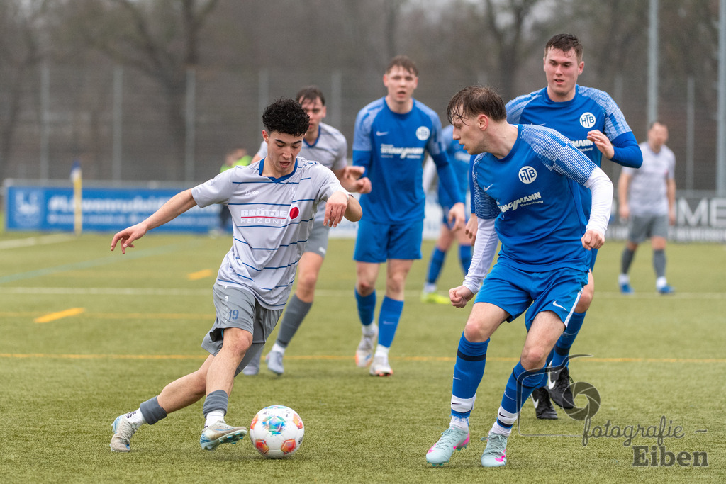 FC Rastede-Harpstedter TB | FC Rastede (grau)-Harpstedter TB (blau) am 22.02.2026 in Rastede (Sportanlage Köttersweg), Photo: Philip Eiben 2026 - Realisiert mit Pictrs.com
