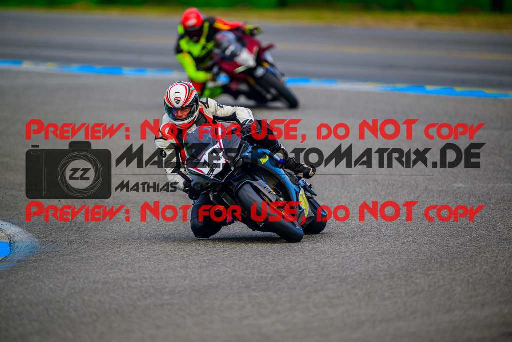 MaZZes_Fotomatrix_20250929_6007705_5695-2 | WEISS