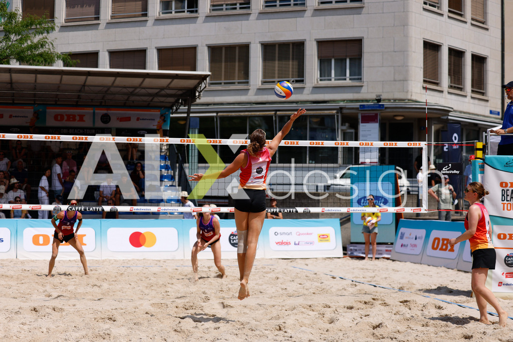 Obi BeachTour 2026 - Basel | BASEL, SWITZERLAND - JULY 17: JASMIN SCHWAB (SUI) during the Obi BeachTour 2026 match between KLUSER / SCHWAB (SUI) and GERSON / SCHALTEGGER (SUI) at Barfüsserplatz on July 17, 2026 in Basel, Switzerland. - Realisiert mit Pictrs.com