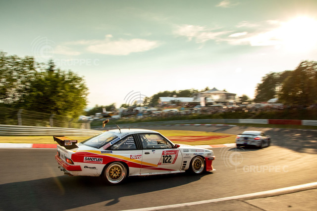 24hNbr19_0154089PL_TU | AvDOlaf Beckmann, Peter Hass, Volker Strycek, Jürgen SchultenOpel Manta - Realisiert mit Pictrs.com