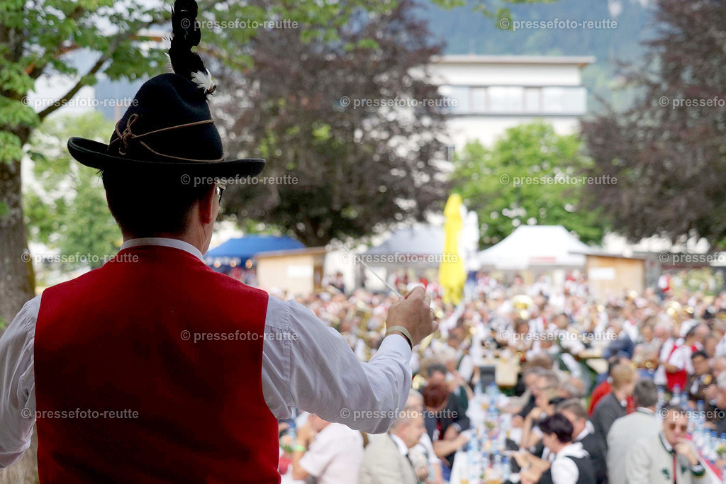 news-2023-Juni16-Bundesmusikfest-FELDMESSE-DSC06297 | Info aus dem Bezirk Reutte/Ausserfern Tirol sowie eine umfangreiche Bilddatenbank über die gesamte Region: Lechtal, Talkessel Reutte, Tannheimertal, Zwischentoren. Lech, Plansee, Zugspitze, Grenztunnel, B179, Fernpassstraße, Verkehr, Lawinen, Tradition, - Realisiert mit Pictrs.com