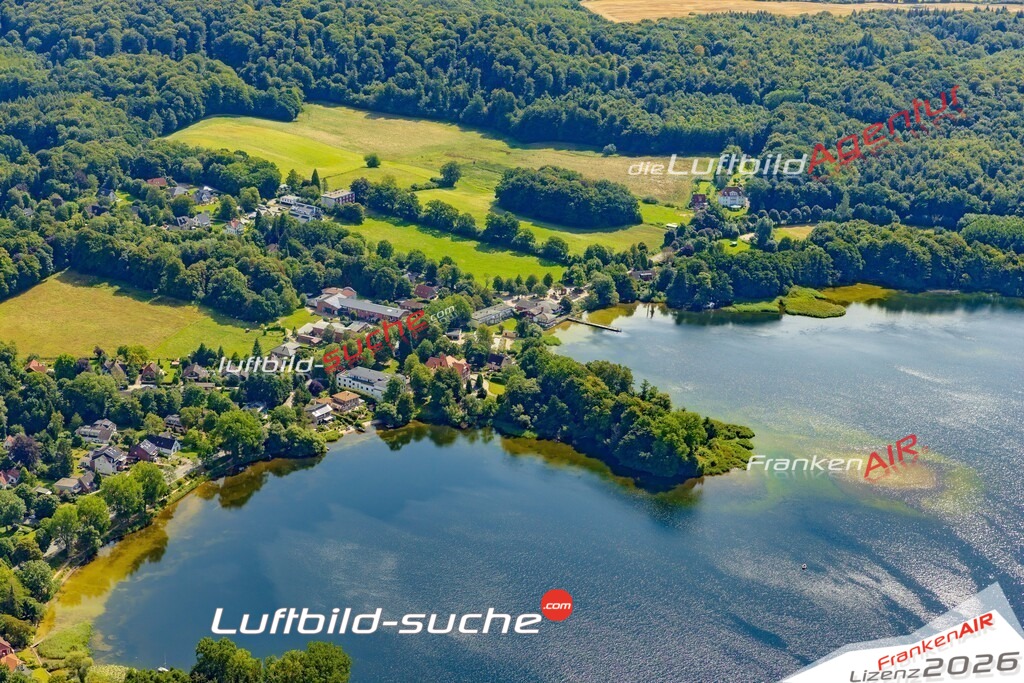 Klassische Luftaufnahme ohne Drohne zeigt:Sielbeck bei Eutin - Die Luftbildaufnahme wurde 2025 vom UL-Flugzeug heraus erstellt ( keine Drohnenaufnahme ) - Hochauflösende Luftaufnahme -Nicht vergleichbar mit Google Maps oder Satelittenbilder- Die Geschenkidee !Mit Lizenz und Bildrechte bestellbar