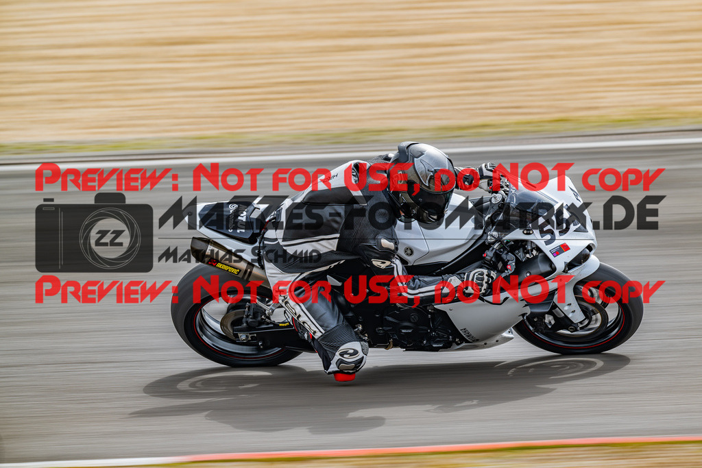 MaZZes_FotoMatrix_230719_320 | ROT