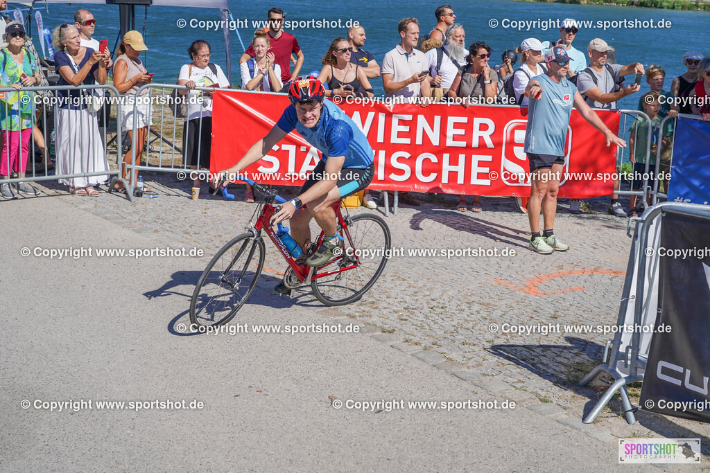 DSC00940 | Vienna Triathlon 2024                                        P3 Event                                                             #yourpictrs #sportshot_your_pictrs                 @Sportshotphotography                                     Photo Credit: www.sportshot.de