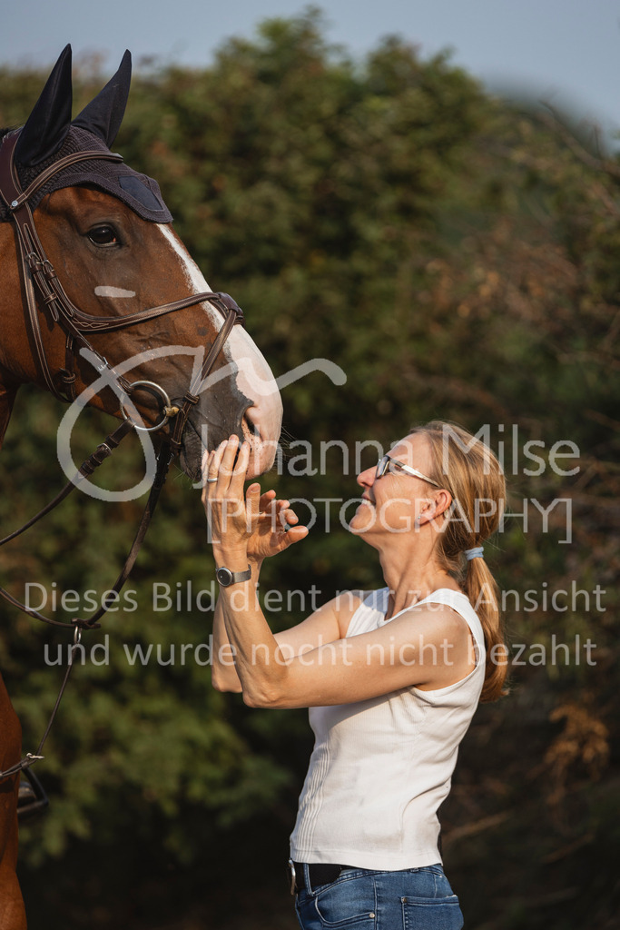 240627_LüPfSpTa_M1-Spr-323 | Deine schönsten Turniermomente als professionelle Fotos! Entdecke hochwertige Pferdesport-Fotografie im Online-Shop. Jetzt Fotos finden & bestellen!