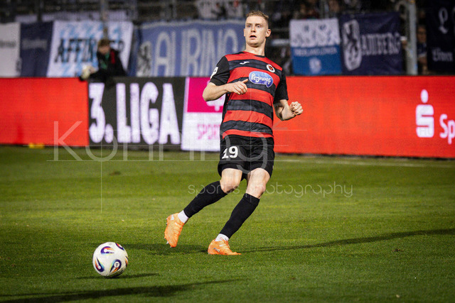 3. Liga: FC Viktoria Köln - TSV 1860 München, 06.03.2026 | Meiko Sponsel (Viktoria Köln, 19) ; Köln, 06.03.2026 - 28. Spieltag der 3. Fußball-Liga: FC Viktoria Köln - TSV 1860 München im Sportpark Höhenberg in Köln.Die DFL-Bestimmungen verbieten die Verwendung von Fotografien als Bildsequenzen und / oder Quasi-Videos.