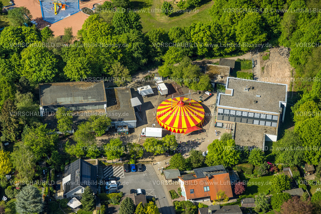 Hagen240503845 | Luftbild, Gemeinschaftsgrundschule und Zirkuszelt, Haspe, Hagen, Ruhrgebiet, Nordrhein-Westfalen, Deutschland