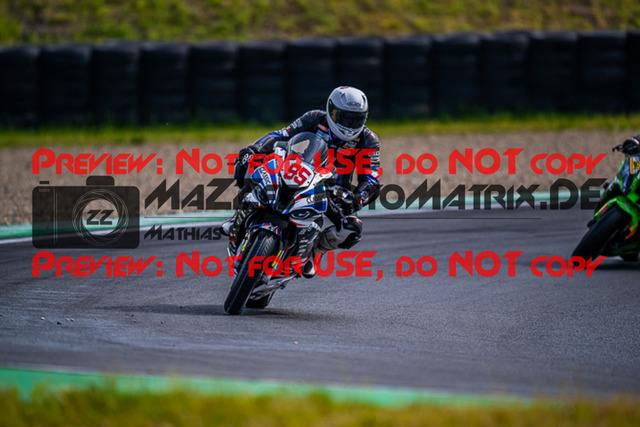 MaZZes_FotoMatrix_220521_1147 | Fotograf Mathias Schmid
Sportfotograf,
Eventfotograf,
Hochzeitsfotograf,
Portraitfotograf