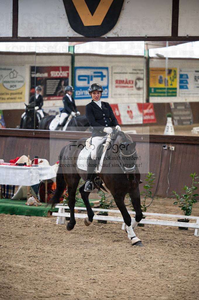 Hallenreittunier Voxtrup 2023 | Entdecke hochwertige Reitturnierfotos von Foto Oger. Professionell, emotional und authentisch – jetzt Lieblingsmomente im Shop bestellen.Deutschlandweite Turnierfotografie. - Realisiert mit Pictrs.com