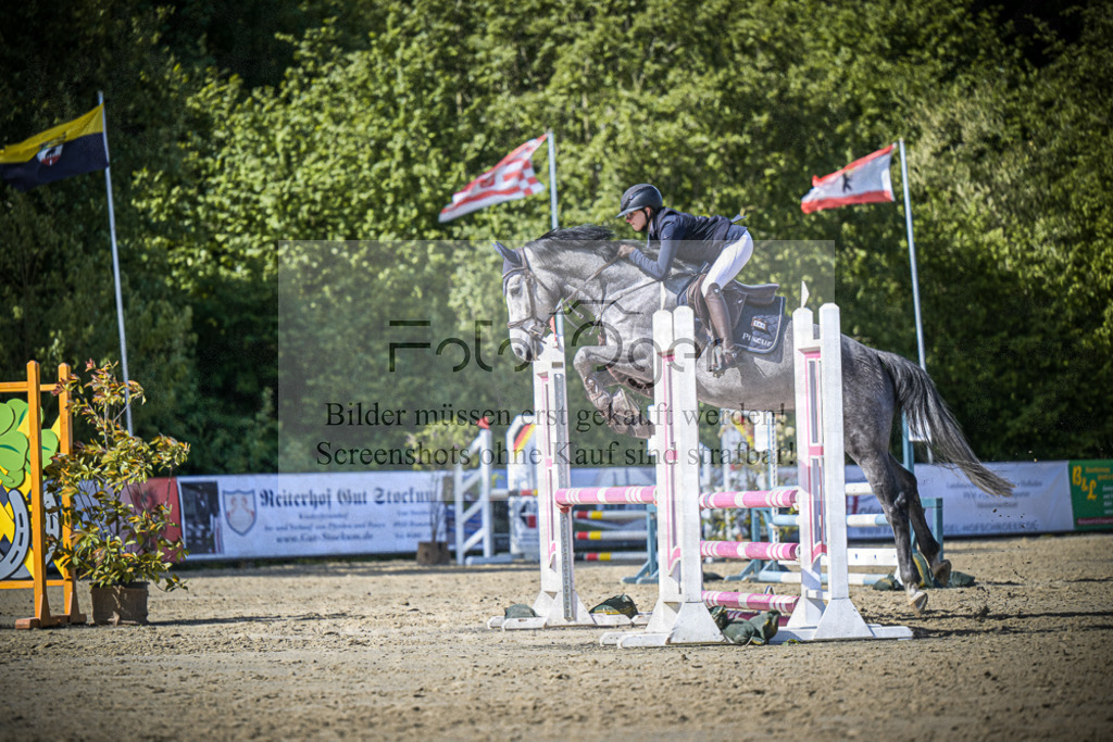 DOS_8882 | Entdecke hochwertige Reitturnierfotos von Foto Oger. Professionell, emotional und authentisch – jetzt Lieblingsmomente im Shop bestellen.Deutschlandweite Turnierfotografie. - Realisiert mit Pictrs.com