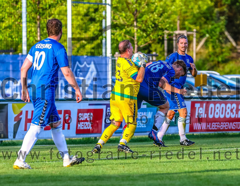 2023-07-25_081_FC_Langengeisling_III_gegen_SV_Riedmoos_III | Erding, Deutschland, 25.07.2023:
Fußball, C-Klasse 2023 / 2024, Testspiel, FC Langengeisling III gegen SV Riedmoos e.V. 1959 III, Endergebnis: 3:5

Foto: Christian Riedel / fotografie-riedel.net