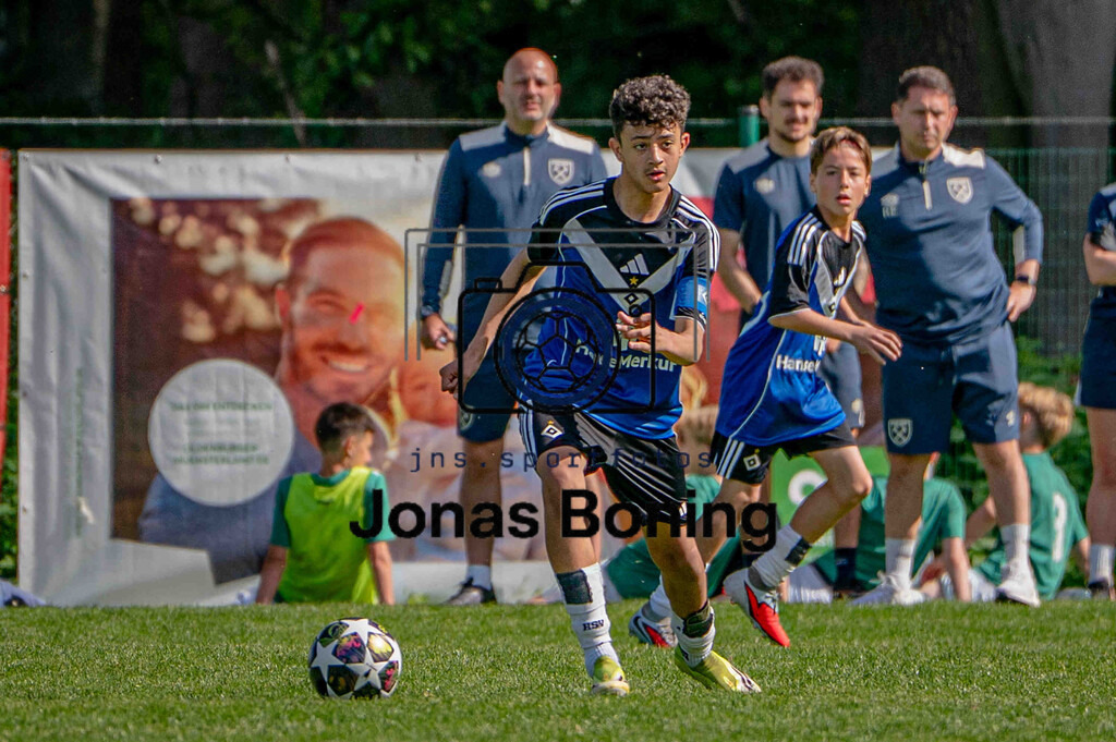 Fußball I C-Junioren I Saison 2025-2026 I Pfingsturnier Langförden I 12924 | jns.sportfotos - Realisiert mit Pictrs.com