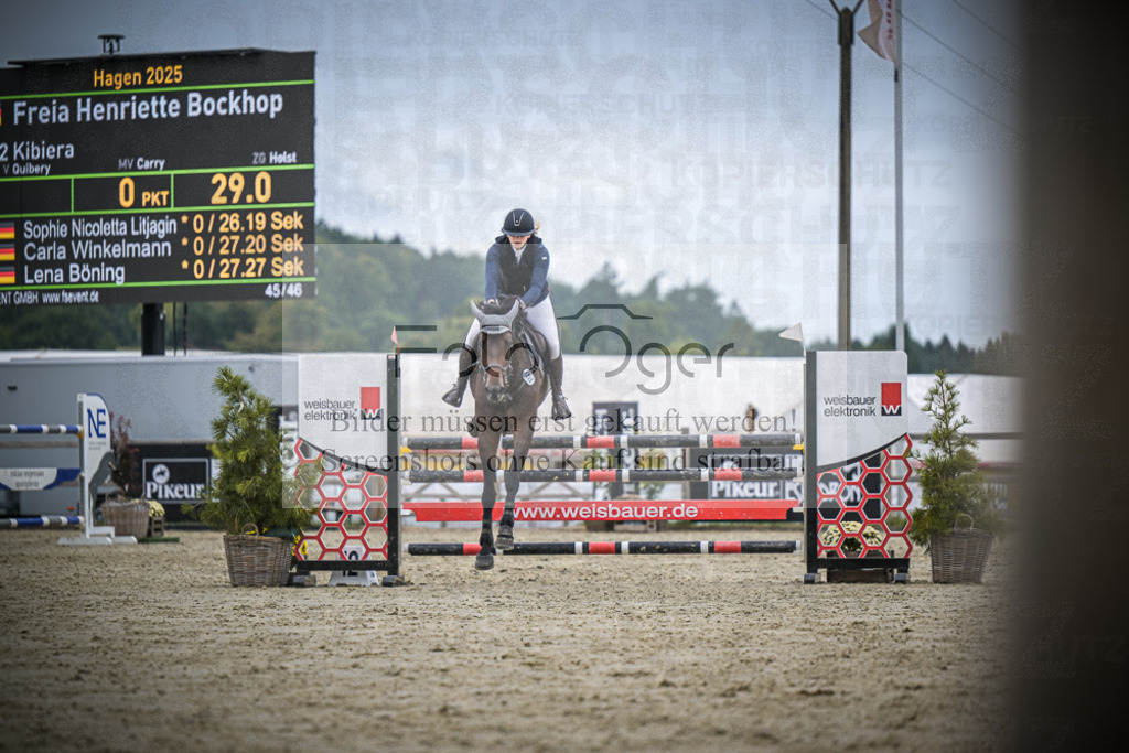 DOS_2807 | Entdecke hochwertige Reitturnierfotos von Foto Oger. Professionell, emotional und authentisch – jetzt Lieblingsmomente im Shop bestellen.Deutschlandweite Turnierfotografie. - Realisiert mit Pictrs.com