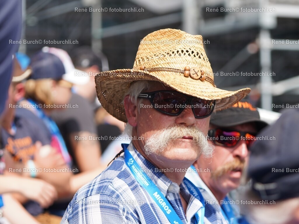 70 | René Burch leidenschaftlicher Fotograf aus Kerns in Obwalden.  Hier finden sie Sport, Landschaft und Natur Fotografie.
 - Realisiert mit Pictrs.com