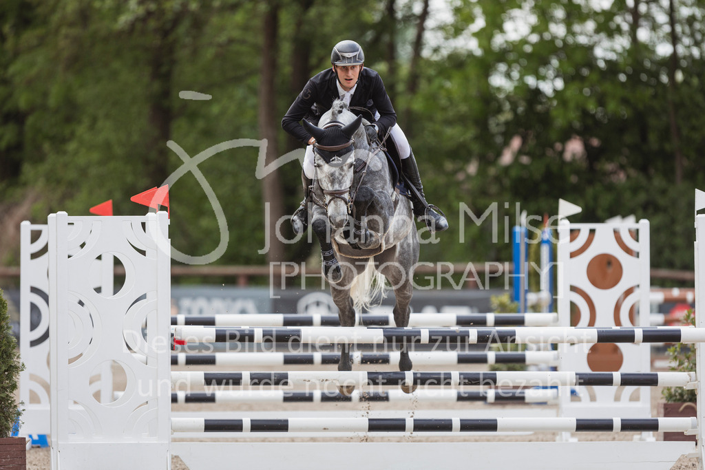 250506_Mühlen_SprPf-L1-354 | Deine schönsten Turniermomente als professionelle Fotos! Entdecke hochwertige Pferdesport-Fotografie im Online-Shop. Jetzt Fotos finden & bestellen!