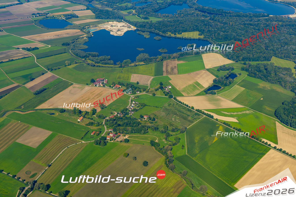 Das Luftbild zeigt : Moos Burgheim - Die Luftaufnahme wurde 2024 vom UL-Flugzeug aus erstellt ( keine Drohne ) - Hochauflösende Luftaufnahme - Für grossformatige Ausdrucke geeignet. Die Geschenkidee !Mit Lizenz und Bildrechte bestellbar