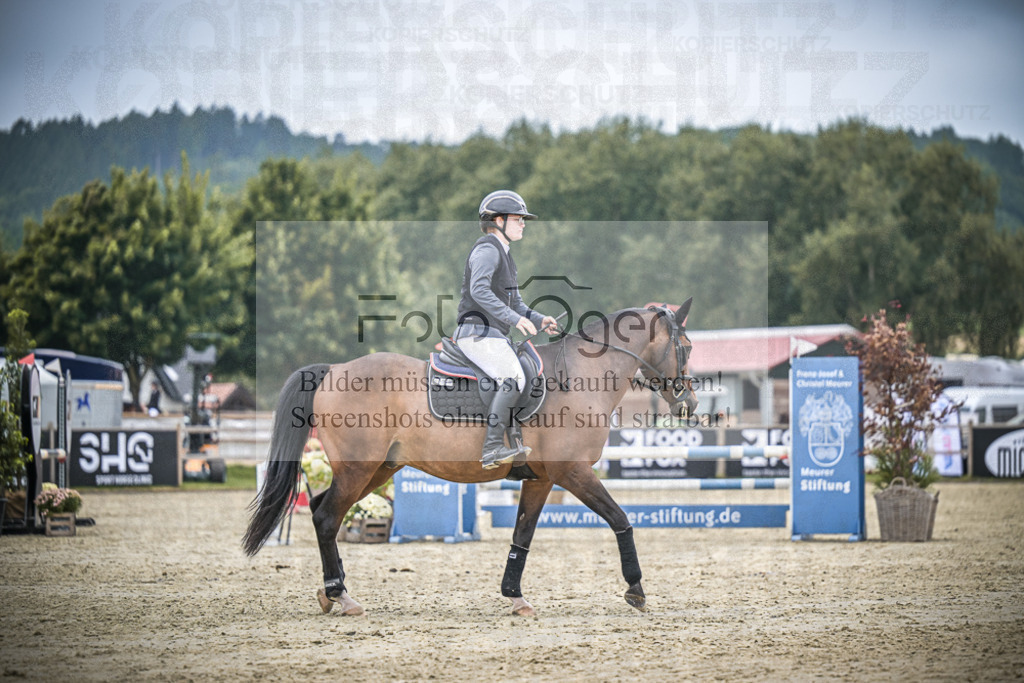 DOS_2226 | Entdecke hochwertige Reitturnierfotos von Foto Oger. Professionell, emotional und authentisch – jetzt Lieblingsmomente im Shop bestellen.Deutschlandweite Turnierfotografie. - Realisiert mit Pictrs.com