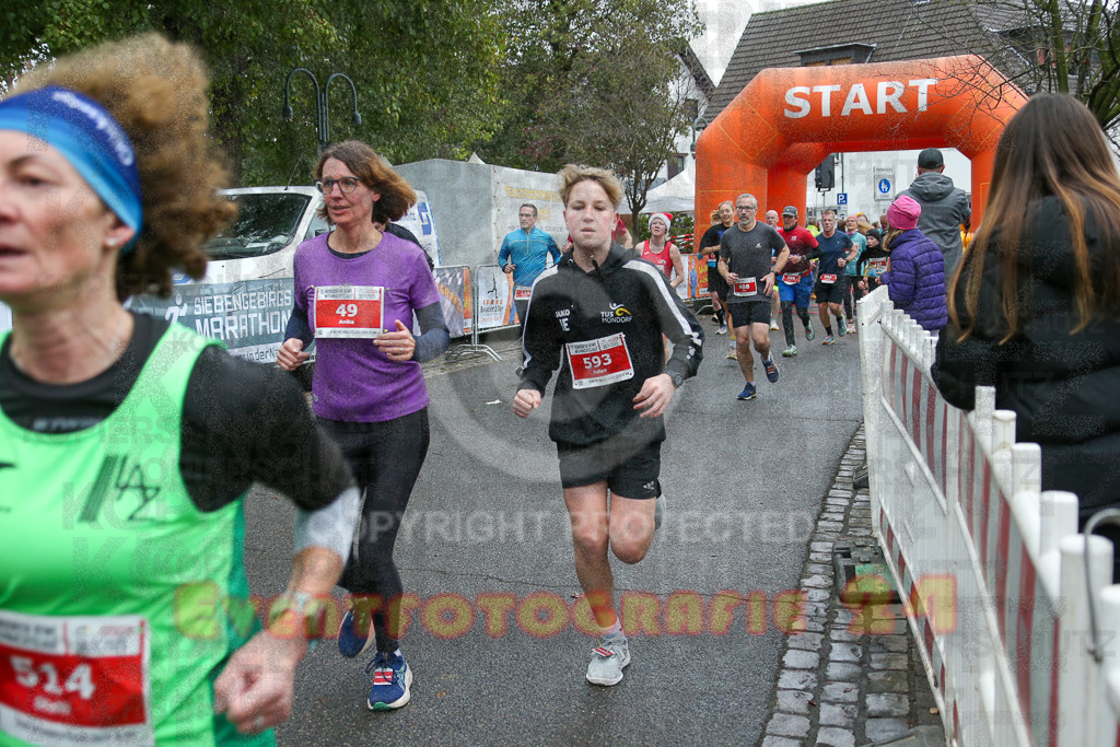251130_1142_EX1_8369 | Sportfotografie im Rhein-Sieg Kreis, Köln, Bonn, NRW, Rheinland Pfalz, Hessen, etc. Unser Tätigkeitsfeld umfasst den Laufsport vom Volkslauf über den Marathon, Duathlon, Triathon bis zum Ultralauf wie Kölnpfad Ultra oder Schindertrail.