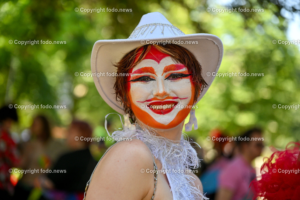 Linzpride 2025_ 21.06.2025-51 | 21.06.2025, Linz, AUT, Linzpride 2025, im Bild Teilnehmer an der Linz Pride 2025
