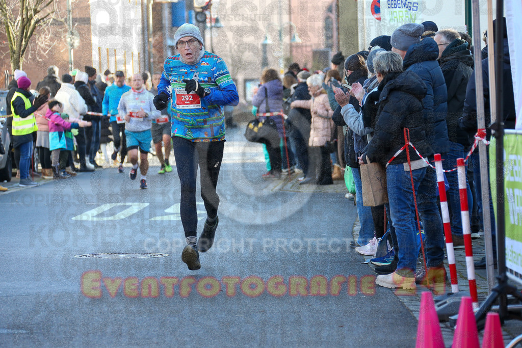 241201_1228_EX1_2282 | Sportfotografie im Rhein-Sieg Kreis, Köln, Bonn, NRW, Rheinland Pfalz, Hessen, etc. Unser Tätigkeitsfeld umfasst den Laufsport vom Volkslauf über den Marathon, Duathlon, Triathon bis zum Ultralauf wie Kölnpfad Ultra oder Schindertrail.
