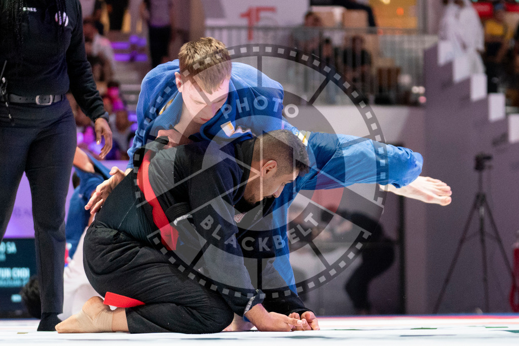 20231109PBB5432 | Fighters compete during the AJP World Professional Championship in the Mubadala Arena in Abu Dhabi, Arab United Emirates, on November 9, 2023.