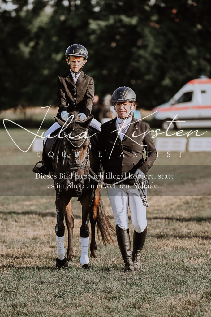 DSC_0194 | Pferde- und Turnierfotografie in Westsachsen. Pferdeportraits, Auftragszeichnungen und intuitive Kunst.