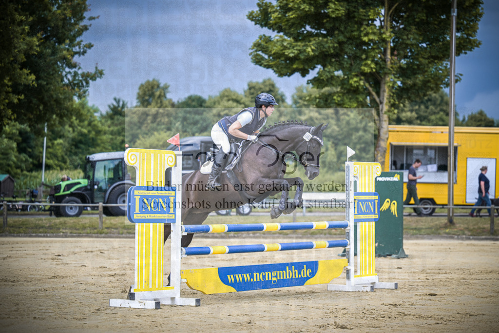 DOS_0614 | Entdecke hochwertige Reitturnierfotos von Foto Oger. Professionell, emotional und authentisch – jetzt Lieblingsmomente im Shop bestellen.Deutschlandweite Turnierfotografie. - Realisiert mit Pictrs.com