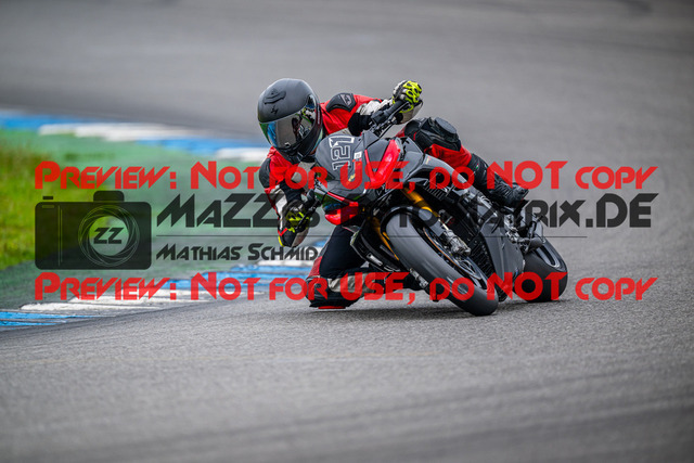 MaZZes_FotoMatrix_240702_6007705_2134 | WEISS